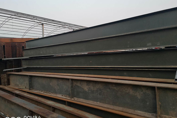 出售48*82*10行車房，柱子400*200，大梁600變400*200，行車梁400*260，檁條全鍍鋅200，開間6.3米